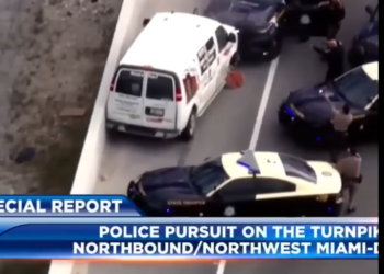 H0702002 Police chase Haul van, execute multiple pit maneuvers stop suspect jumping off overpass part2