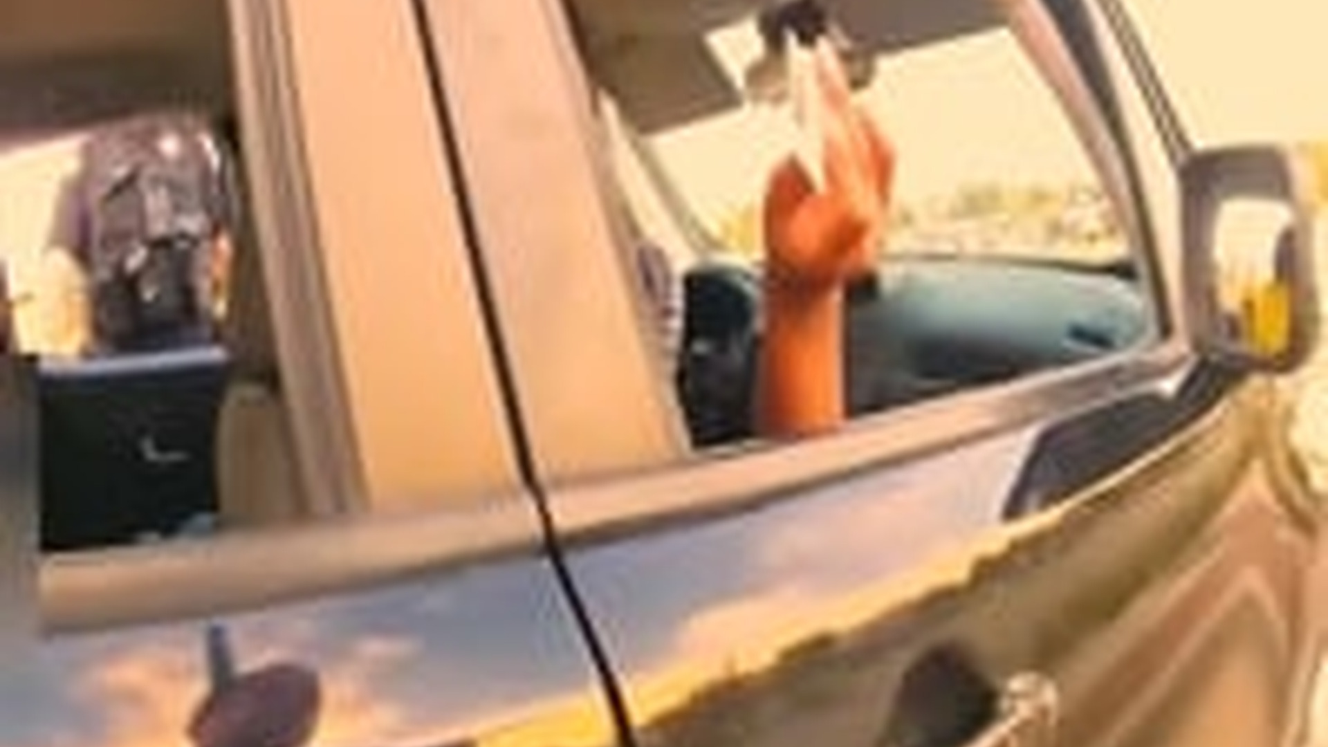 H0001064_Parents Go Nuts During Simple Traffic Stop Polic_part2