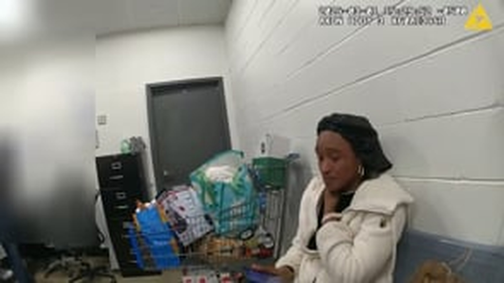H0001011_Entitled Brat Cries After Walmart Shoplifting_part2
