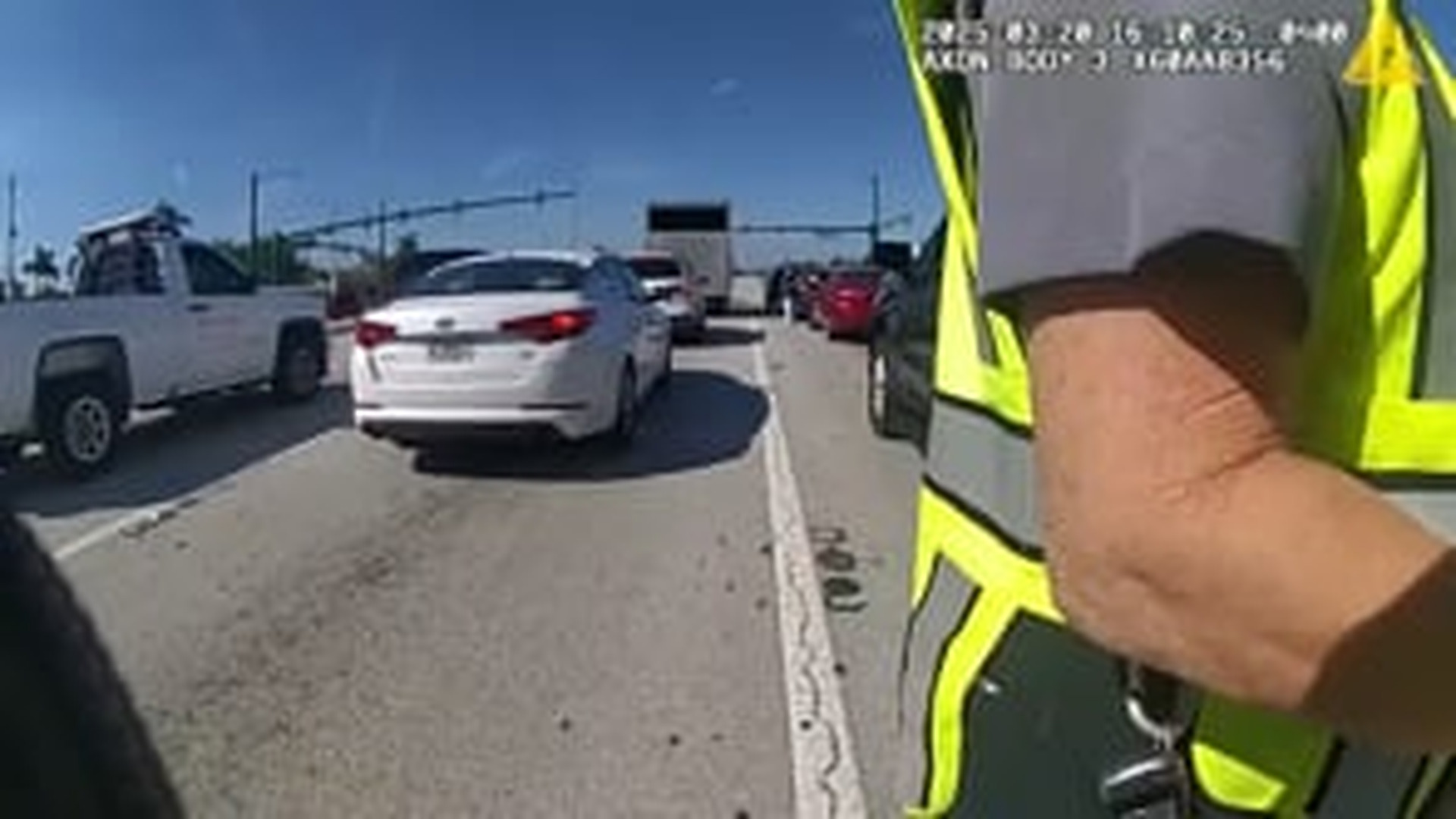 H0001025_Lady Crashes Into Family At Stop Light, Ends Badly_part2
