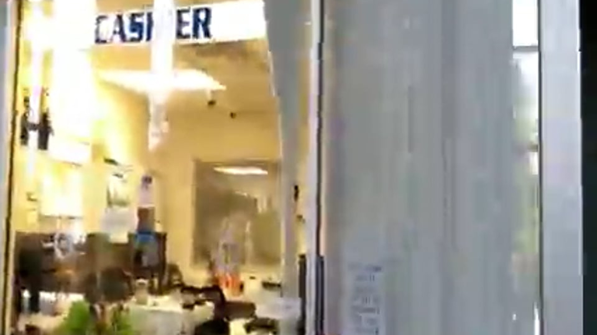 H0001021_First Amendment Audit Fail To Remove Us Rent a Cop Gets Owned Schooled (1)_part2
