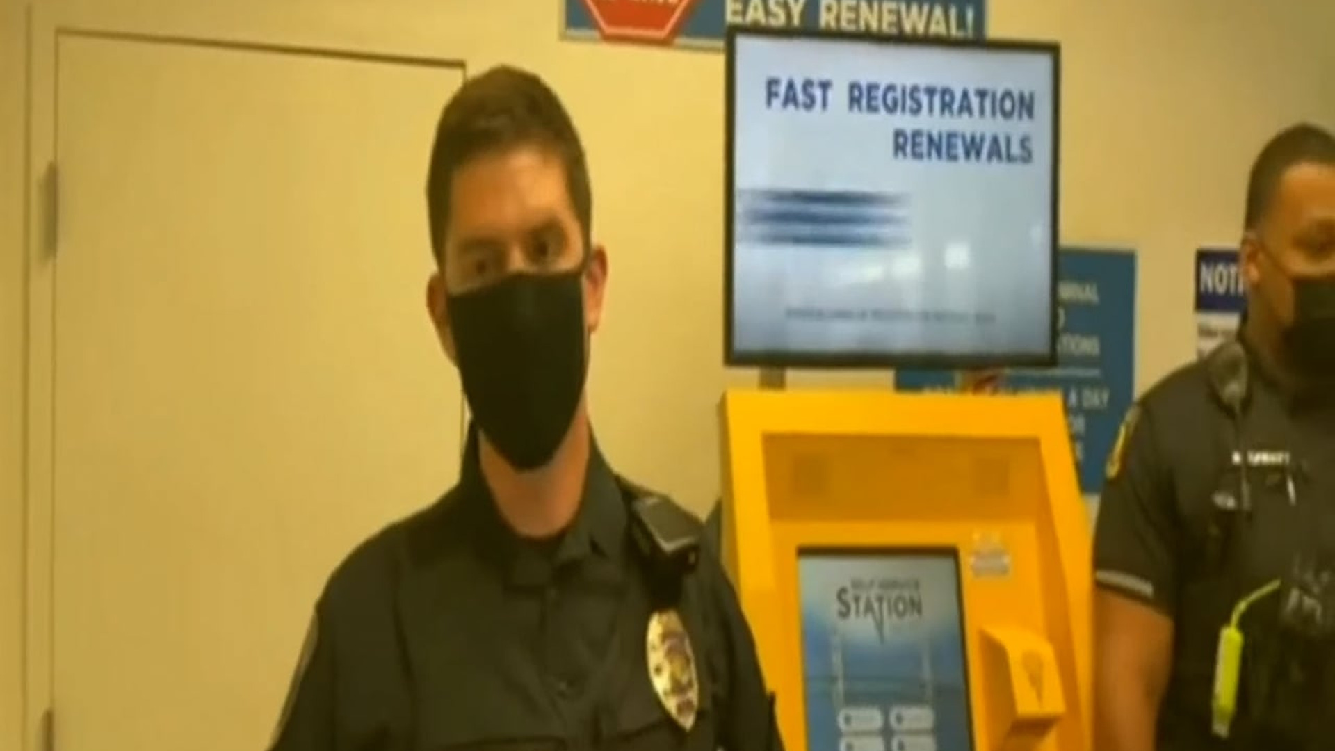 H0001023_Cops getting owned made laws up to arrest man who knew rights first amendment audit fail id refusal_part2