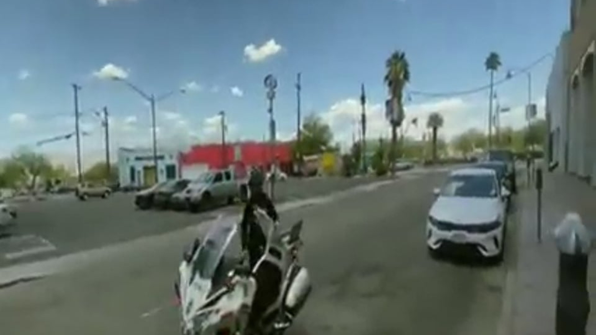 H0001014_Cop can t handle getting owned gets destroyed first amendment audit fail_part2