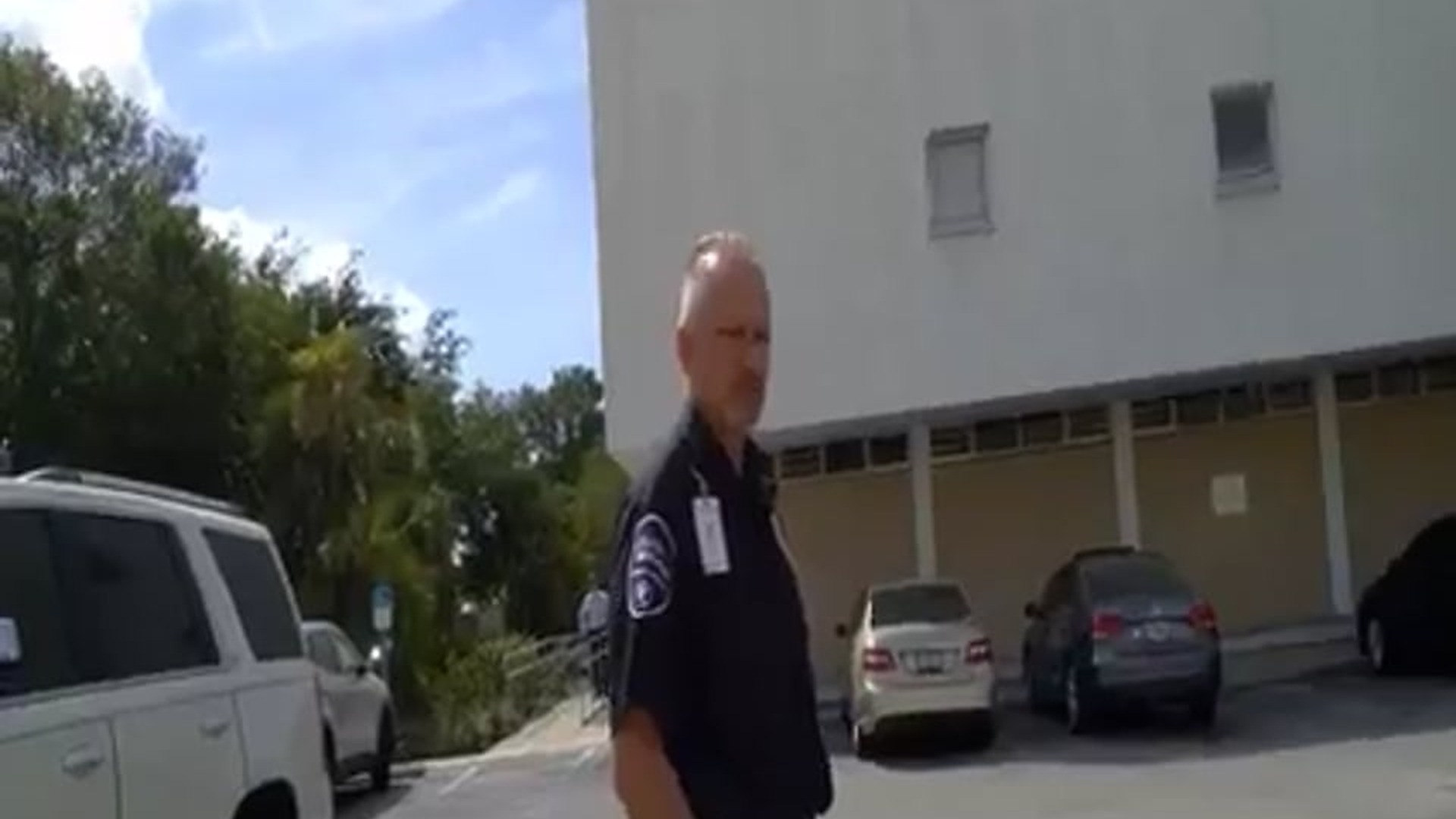 H0001049_I NO SPEAK ENGLISH!! I M CALLING COPS NOW!! (First Amendment FAIL!!)(SOCIAL EXPERIENCE) (OWNED)_part2