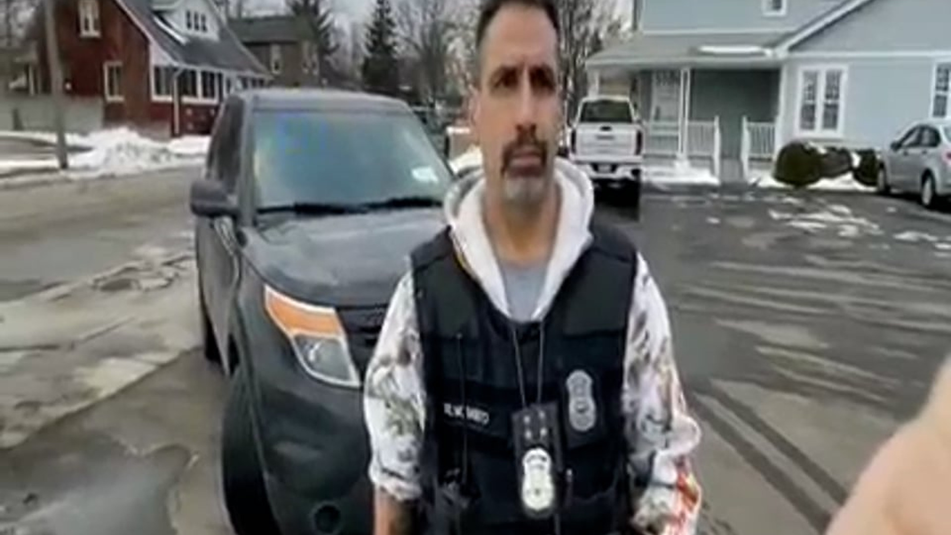 H0001042_Cop DEMANDS ID GETS OWNED IN END BY YOU GUYS #idrefusal (1)_part2