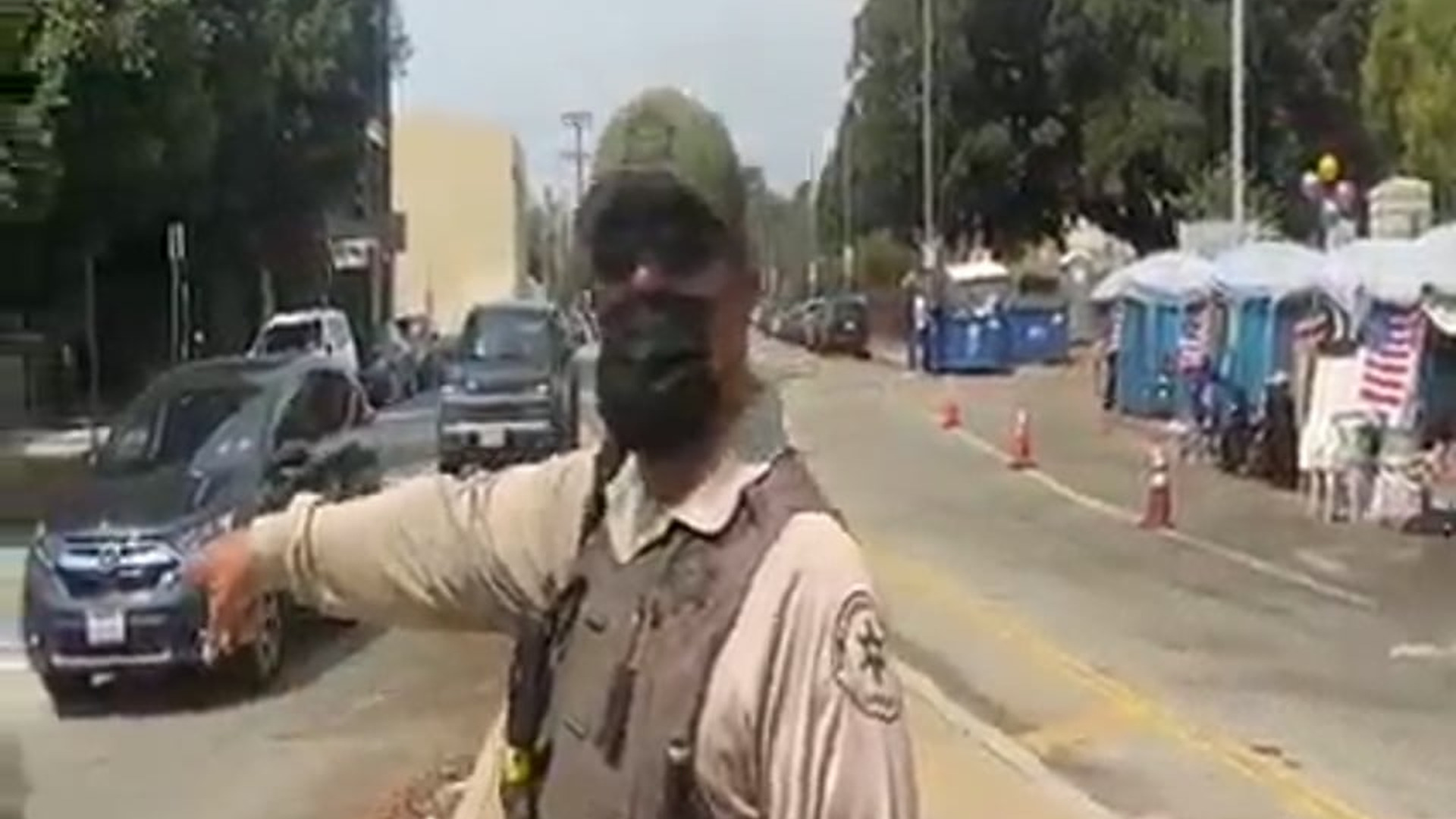 H0001037_.KAREN OFF OUR STREET COPS BAIT WAR VETS 1st amendment audit fail_part2